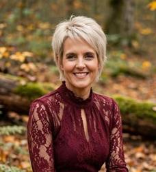 Adele Swartz, estate agent