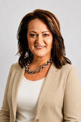 Moriza Albrecht, estate agent