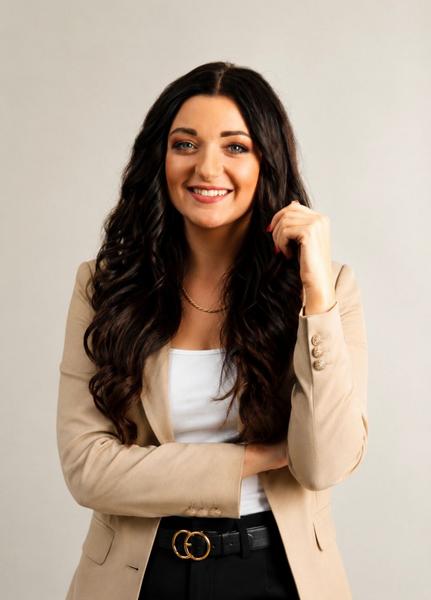 Theresa  Lee, estate agent