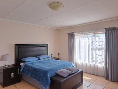 Townhouse For Rent in Strubenvale, Springs